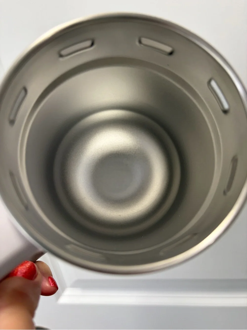 BrüMate Dune MÜV Insulated Mug w/ locking leak free lid.